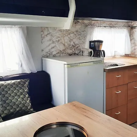 De Rozenbottel Met Prive Sanitair * Hensbroek