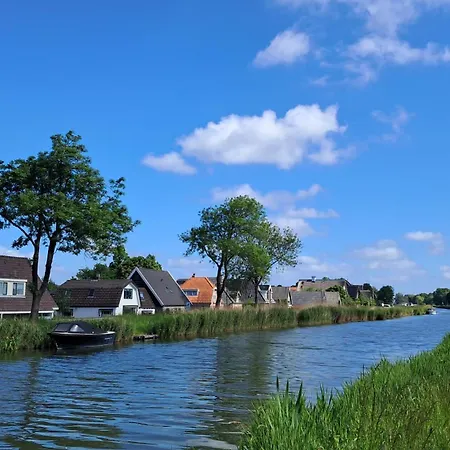 De Rozenbottel Met Prive Sanitair *