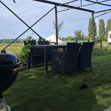 De Rozenbottel Met Prive Sanitair