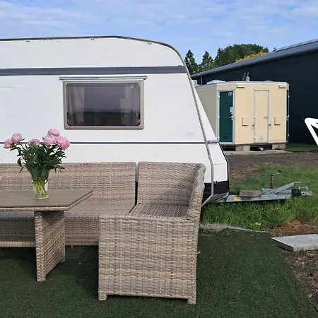 Caravan De Rozenbottel * Hensbroek