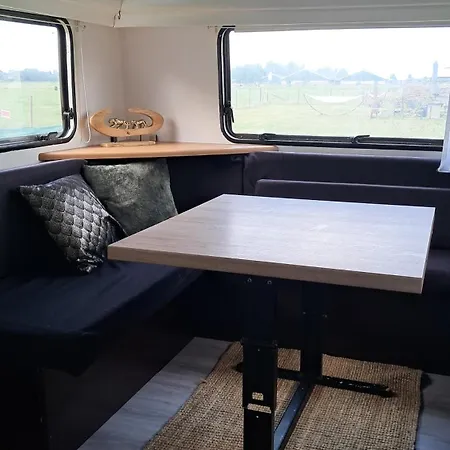 Campingplads Retro Caravan Met Prive-sanitair