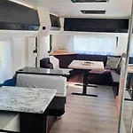 Caravan De Rozenbottel