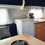 Caravan De Rozenbottel * Hensbroek